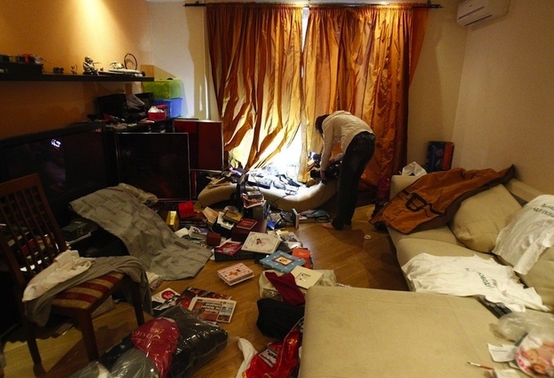 Opposition leader and anti-corruption blogger Alexei Navalny's apartment in the wake of a police search in Moscow June 11, 2012. Russian police raided opposition leaders' homes on Monday and summoned them for questioning, disrupting plans for a protest against President Vladimir Putin and suggesting he has lost patience with unrest.