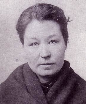 With "at least" eight different aliases and almost certainly as many different ways to style her totally cool hair, Mary was charged with a "variety of crimes" and went to prison in Manchester.