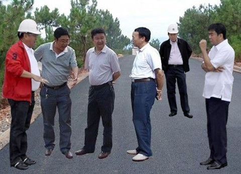 Jamming with fellow photoshopped Chinese officials .