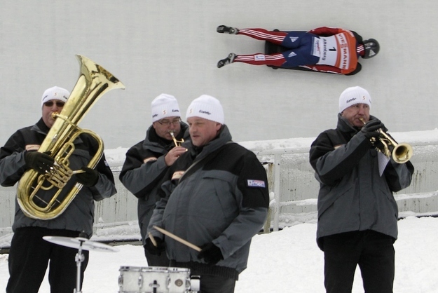 Britain's Kristan Bromley competes in the men's skeleton race during the FIBT Bobsleigh and Skeleton World Cup competition in Altenberg, Germany January 6, 2012.