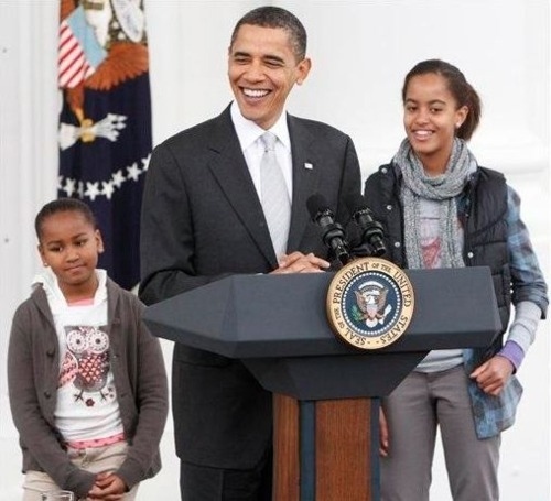 We can’t believe they would let someone with a hoodie get that close to the President.