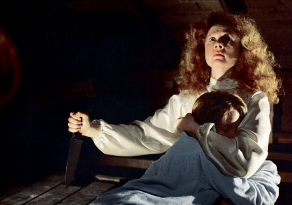 9. Carrie (Brian De Palma, 1976)Based on the Stephen King novel of the same name, it tells of a loner girl who develops telekinetic powers after having a period post gym class. Her Bible-bashing sociopathic mother Margaret (Piper Laurie) hits her over the head with a Woman’s Bible and locks her in a cupboard for bleeding (calling it the ‘curse of blood’). All we got was fat and grumpy, Carrie got the power of telekinesis to collapse the house over her abusive mother, killing her in the process. Not fair.