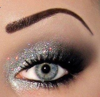 Ways To Make Glitter Your New Smokey Eye