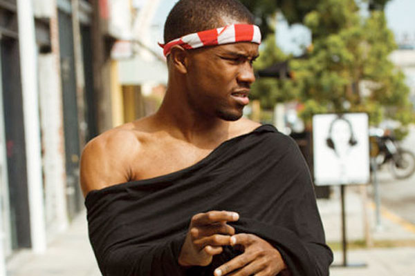 in honor of his coming out year... frank deserves an award for that great song and this great look ... wonder if he's looking at who he's been thinking about.