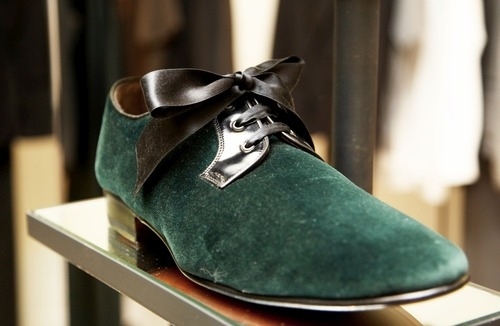This look is especially cute for oxfords, boots, or canvas shoes and it's incredibly easy to do. Plus, when you look down you'll feel like you're wearing tiny gifts on your feet.
