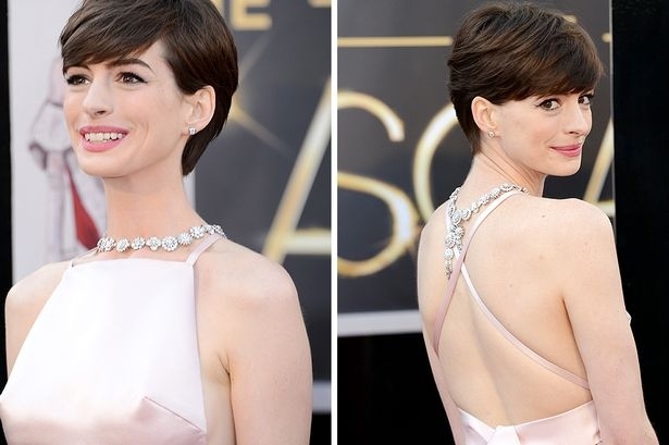 But she couldn't pull it off. It was as if the Devil played her, and she became the running joke during Oscar's red carpets with her visible nipples. She had picked that dress two hours before the ceremony, and later apologized to Valentino for not going with that fashion house.