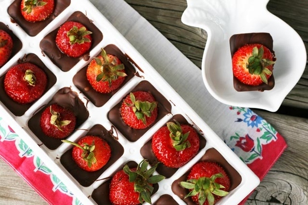 15 Smart Ways to Use an Ice Cube Tray for Meal Prepping and More