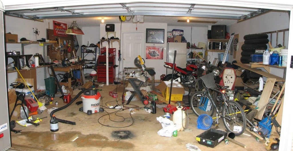 Still hanging on for that upcoming garage sale, well hurry up and have it! A cluttered garage or outdoor storage unit can often be an inviting to rodents.
