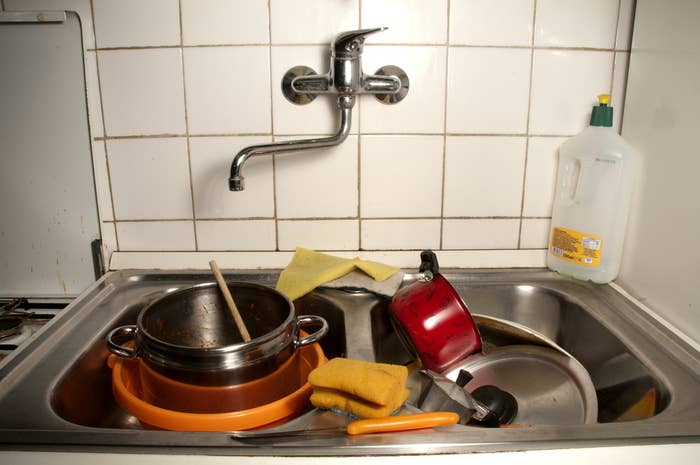 16 Dishwashing Hacks That'll Make The Worst Part Of Cooking Way Easier