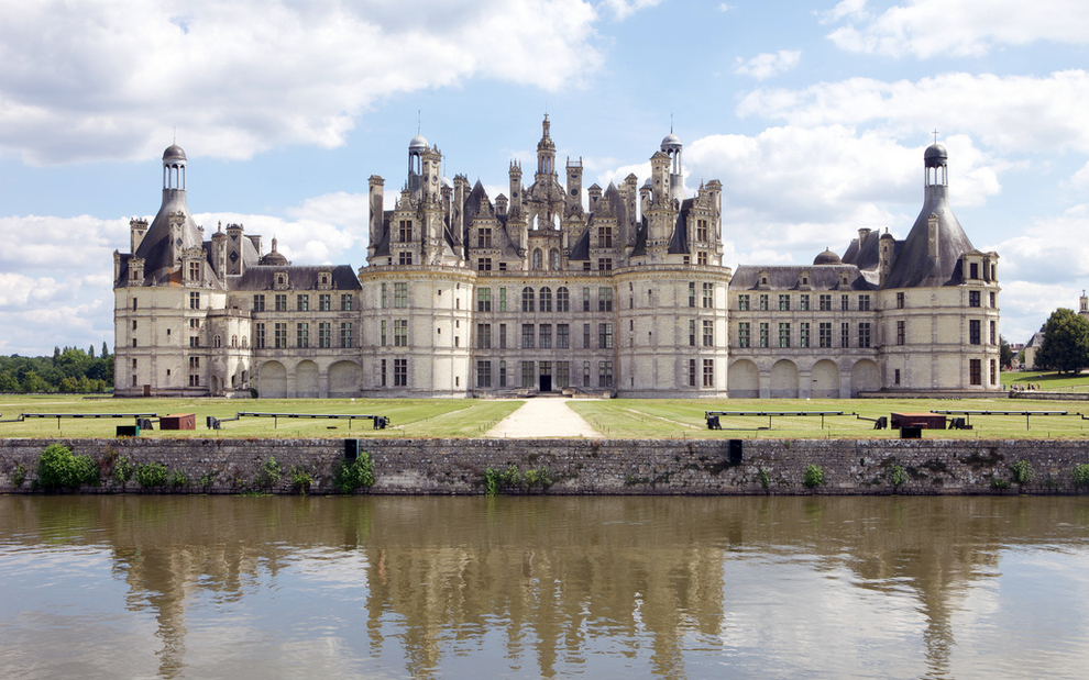 29 Gorgeous Castles From Around The World
