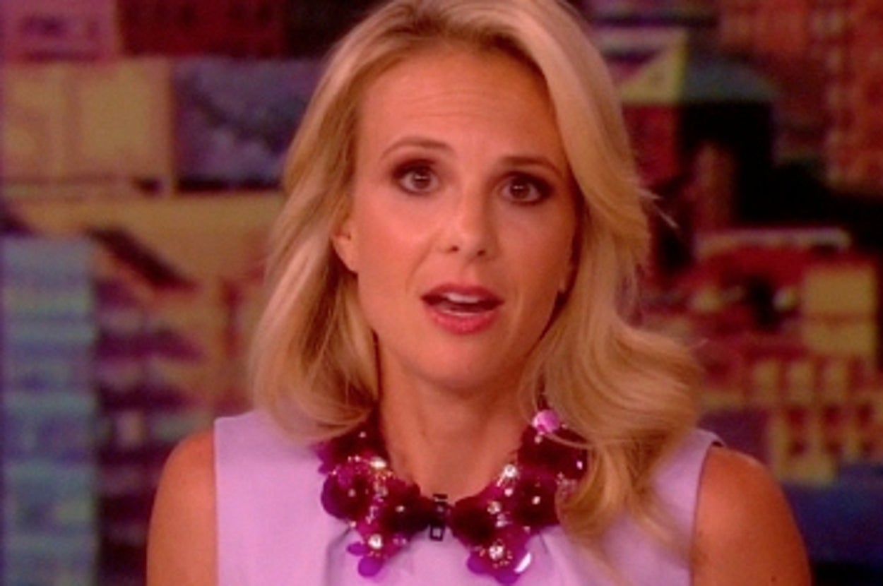 elisabeth hasselbeck pink dress Elisabeth Hasselbeck Leaving 'Fox & Friends'