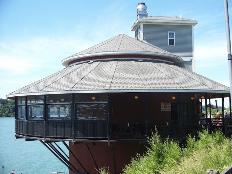 Originally used for storing coal, this former silo is now a restaurant with an extensive hot dog menu to fulfill the quota of silo-shaped offerings. Chow down on a Silo Dixie Dog and enjoy the view of Canada!