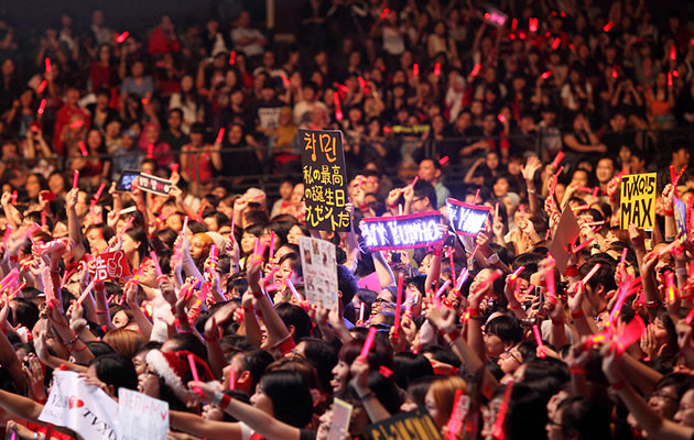 8 Reasons KPop Fans Are The Most Passionate Of All Fans