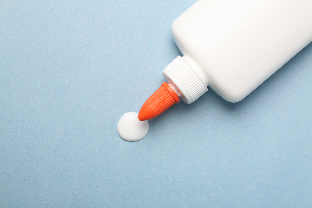 In most cases, glue needs to react with air in order to solidify.