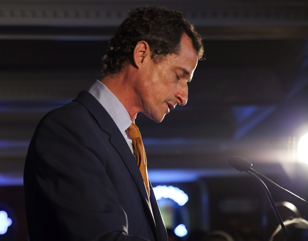 Mayoral hopeful Anthony Weiner makes his concession speech at a Midtown bar.