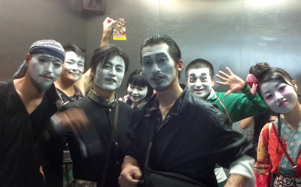 After spotting these entertainers entering an elevator I said, "How about a picture?" This is the result.