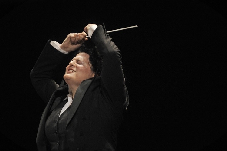 Now, if this conductor had known what this spell did, she wouldn't have ruined her string section's instruments...
