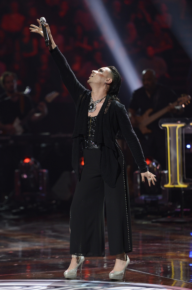 JDA, 27, performs "Rumour Has It" during the Sudden Death round of American Idol.