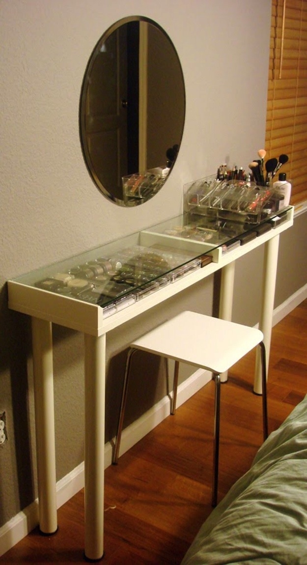 14 Incredibly Simple Ways To Organize Your Makeup