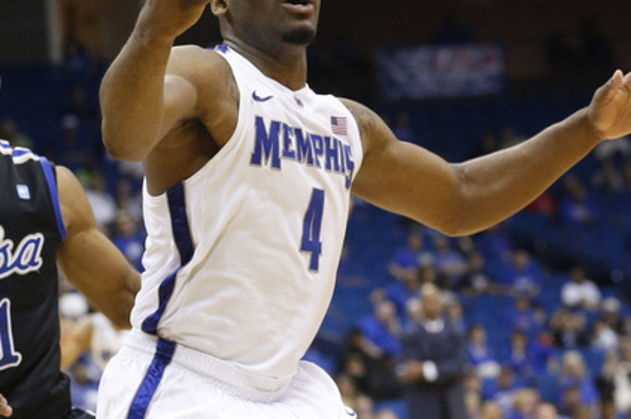 Adonis Thomas Lost His Shoe But Kept Playing Anyway