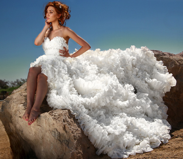 The 14 Most Insane Wedding Dresses Of All Time