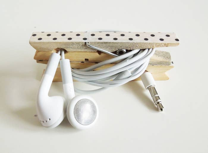 5 Easy And Adorable Ways To Organize Your Cords