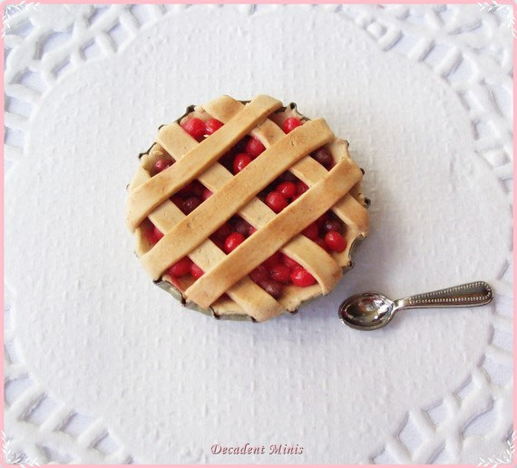 This absolutely adorable little pie has been made as a magnet - and only costs $5!