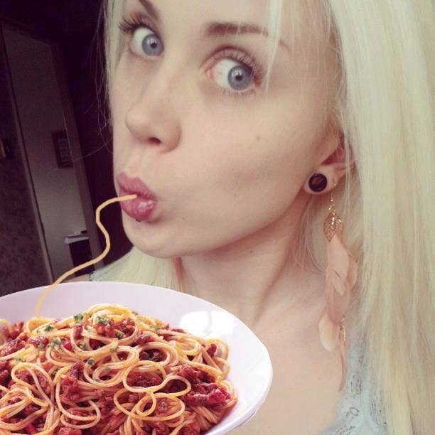 11 Duckface Photos Fixed By Adding Spaghetti