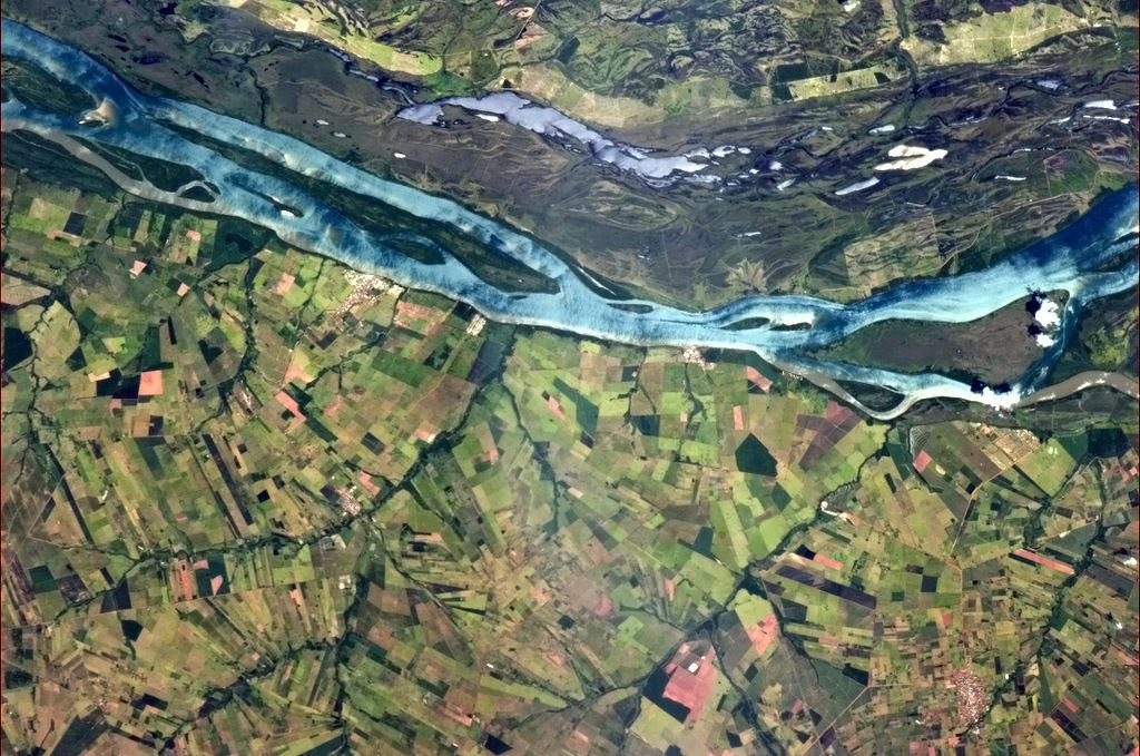 Where the linear farms meet the free river