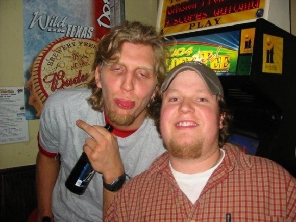 (Dirk is on the left. You know, just in case you couldn't identify the 7-foot tall German NBA player in the photo.)