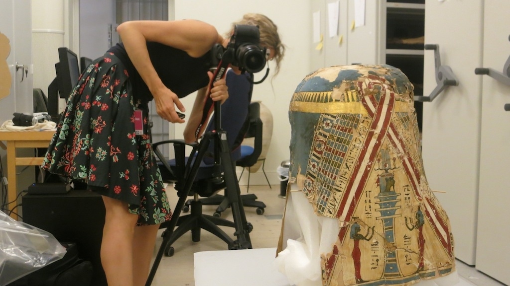Autodesk’s Tatjana Dzambazova captures a series of digital photos as input for Autodesk ReCap Photo