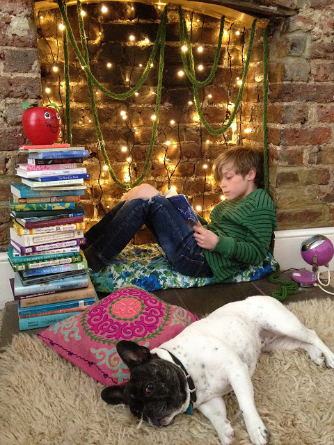 21 Cozy Makeshift Reading Nooks
