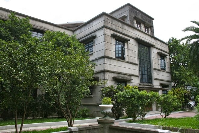 In Taipei, there are a fair amount of repurposed buildings, like a former tobacco factory that's now the Songshan Cultural and Creative Park — a space for numerous galleries, studios, and exhibition halls. The Taiwanese see the value of adaptive reuse by working with older structures instead of just tearing them down. While this is a concept that's slowly coming around to the States, it seems as though the Taiwanese have never questioned the practice to begin with.