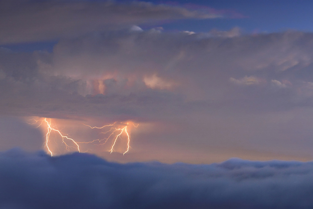 la lightning storm