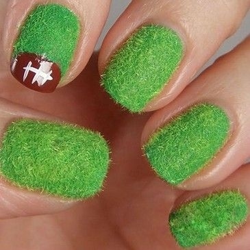 One plain single color, ok. I can deal. I can even handle getting wild and crazy with using a separate solid color as an accent nail. After that, #icant.