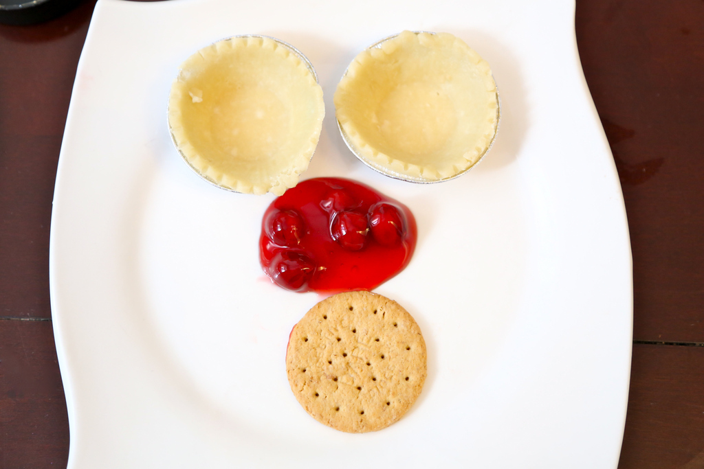 Pigestive: pie crust + digestive cookie + pie filling