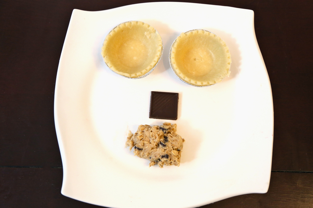 Traditional piekie: pie crust + raw cookie dough + chocolate