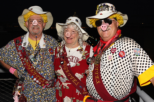 What better way to honor the now-retired Hogettes?