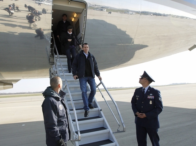 David Plouffe steps off Air Force One in Columbus, Ohio, November 5, 2012.