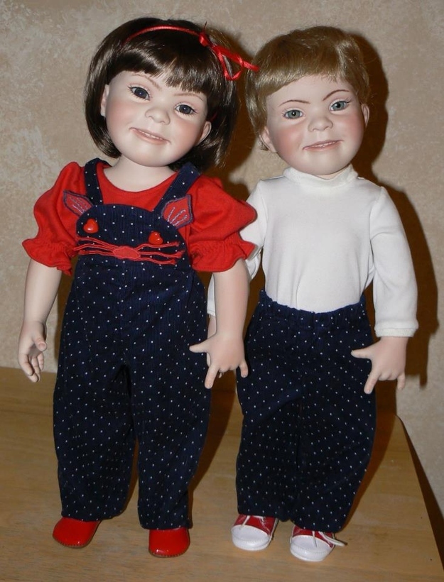 Tiny dolls are a huge obsession for Lake Stevens woman