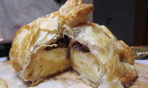 Mini Mediterranean brie en croute Recipe.