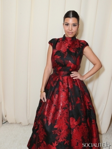 Kourtney KardashianWe all know that Kourtney Kardashian's relationship with baby daddy Scott Disick sucks. So what if she started something with the man that made the Kardashians so huge? She and Ryan would have a lot to talk about!