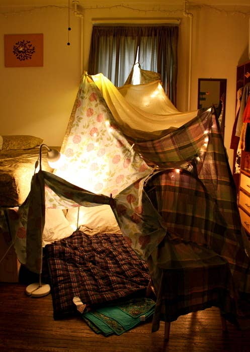 5 steps to building your own epic blanket fort