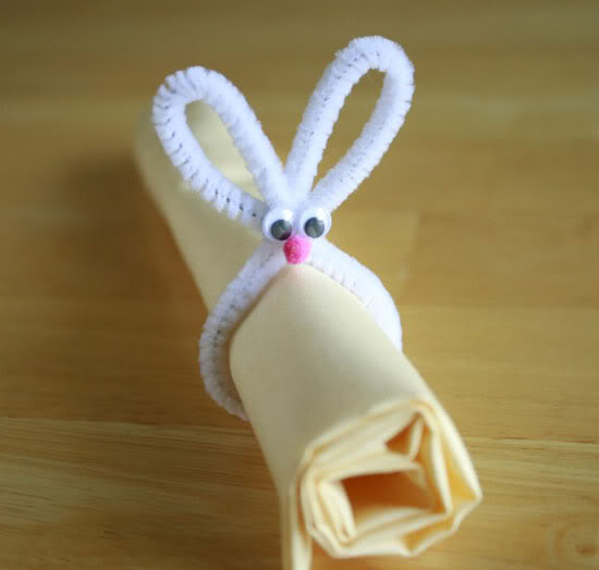 If orange and green aren&#39;t your thing, make bunny napkin holders out of pipe cleaners.
