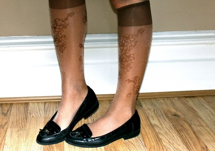 Well you're in luck because you can make these and wear them to work. What dress won't look fab with these heinous hand-made god-awful tights?