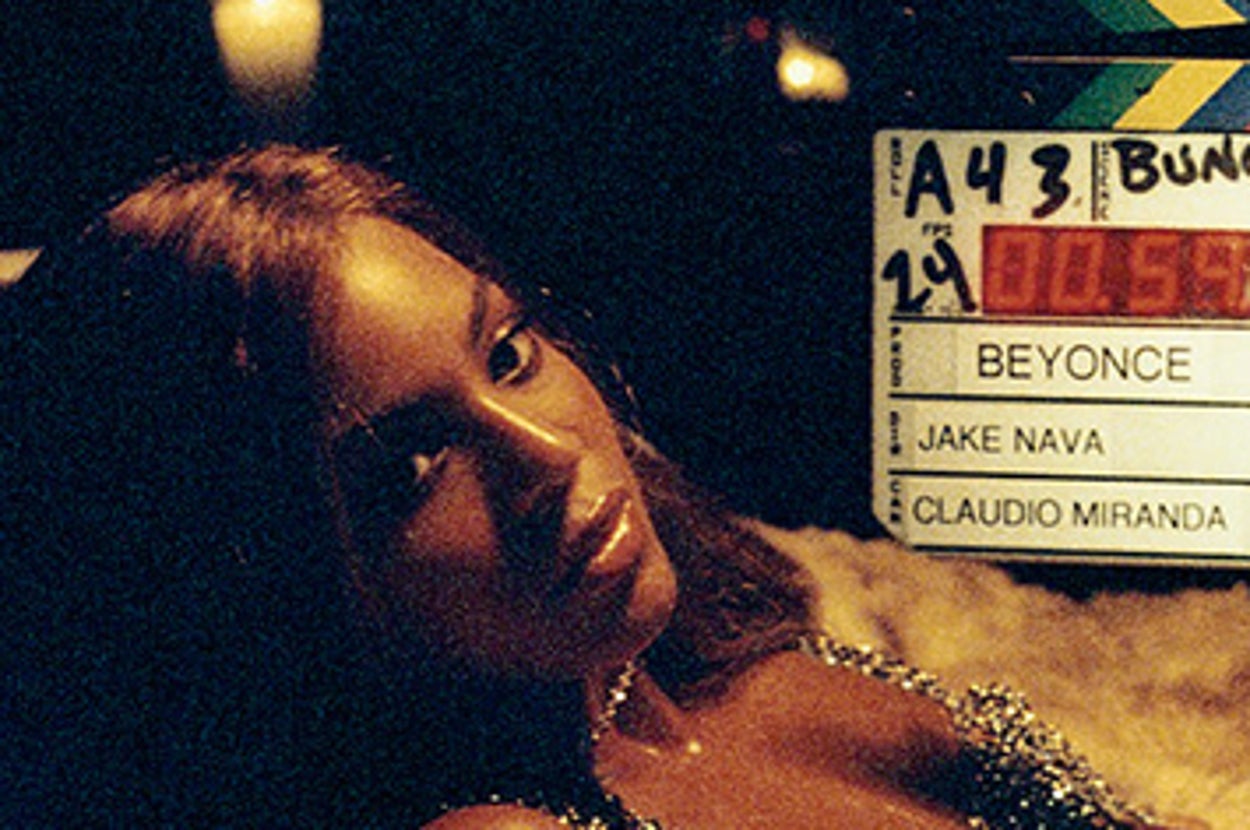 8 Behind-The-Scenes Photos From Beyoncé Music Videos
