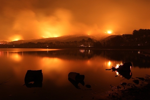 22 Eerie, Hypnotic Photos Of California's Powerhouse Fire