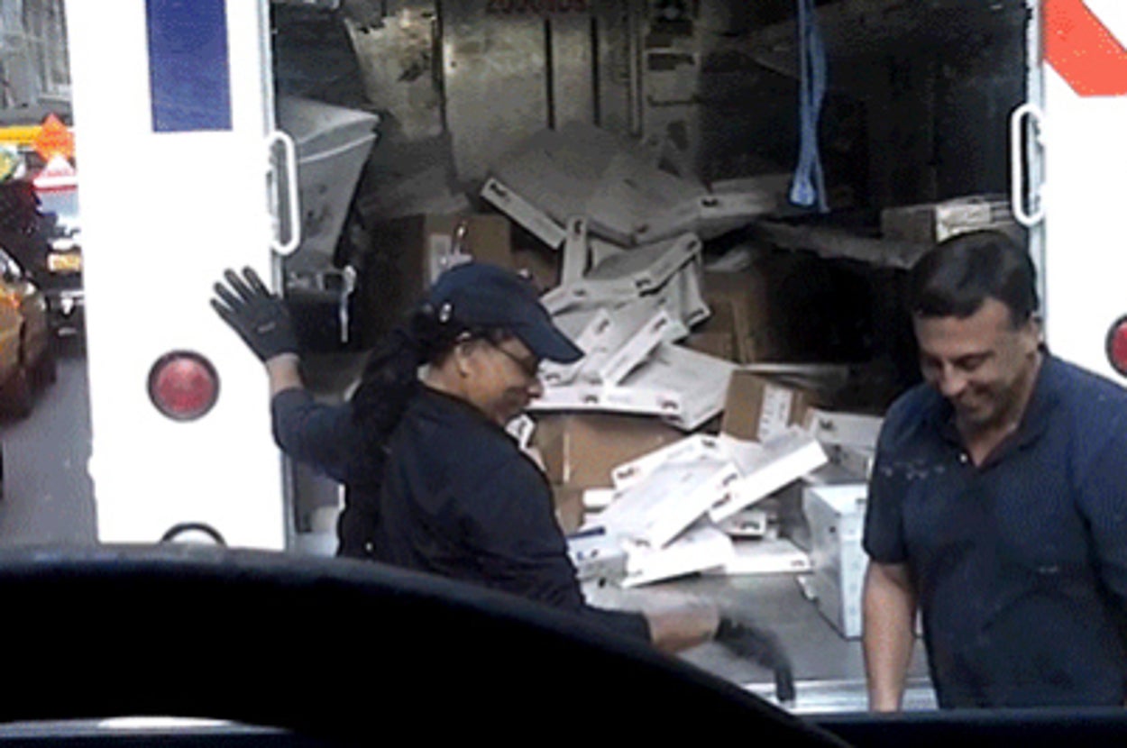FedEx Employee Caught On Camera Throwing Packages Into The Back Of A Truck