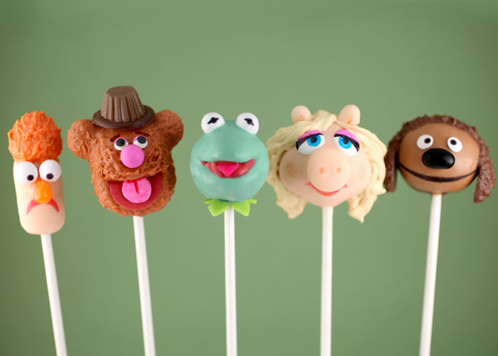 Gorgeous. Especially the color of Kermit's skin.