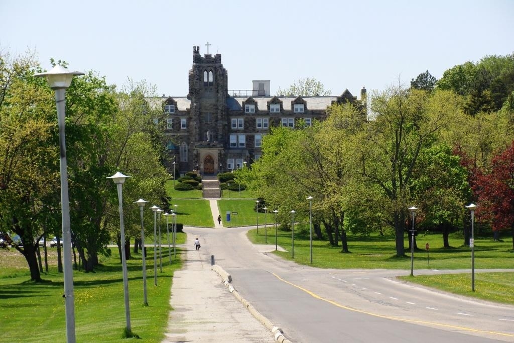 30 Signs You Went To The University Of Western Ontario (UWO)